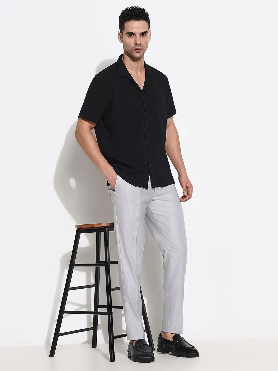 Men Grey Solid Loose Fit Pleated Trousers