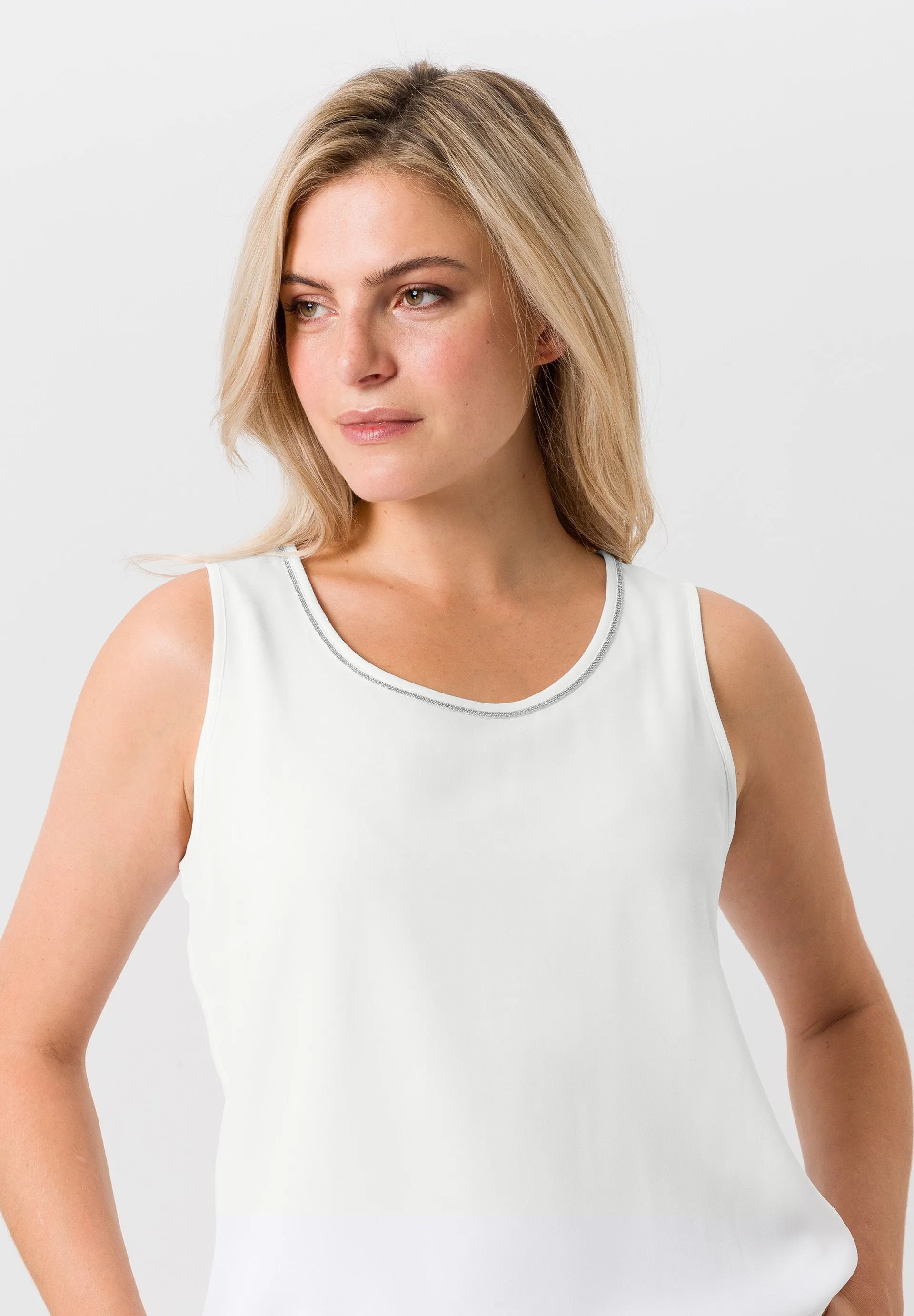 Tuzzi Round Neck Tank Style Top With Simple Decorative Neck Design