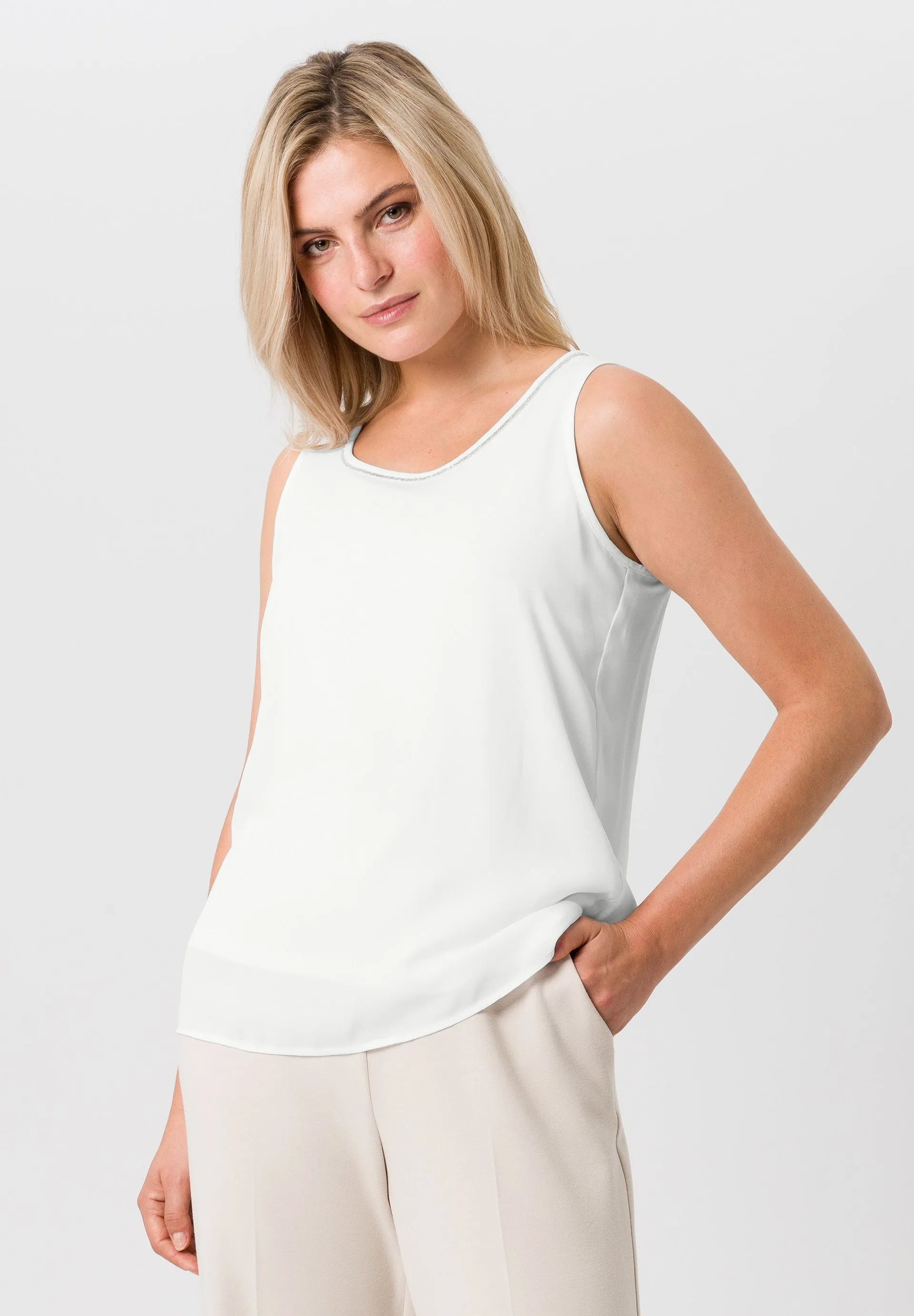 Tuzzi Round Neck Tank Style Top With Simple Decorative Neck Design